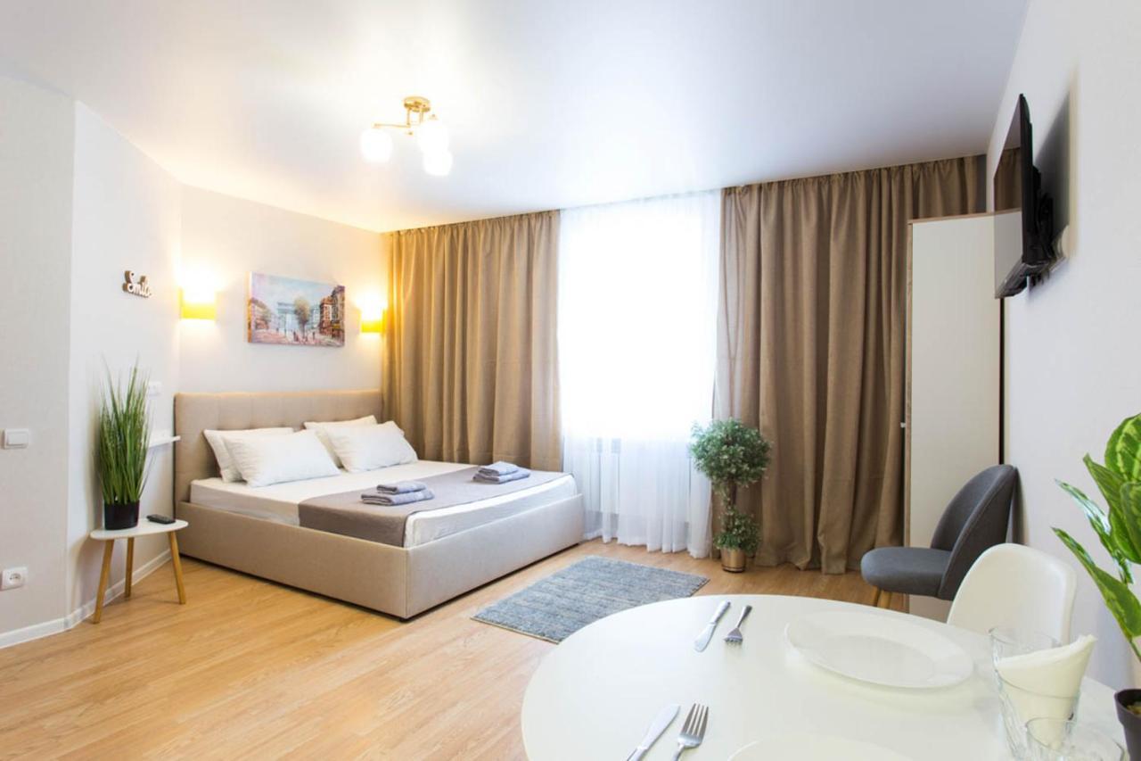 Apartment In The City Center - Gimnasiyna Naberezhna 24A-1 Kharkiv Eksteriør bilde