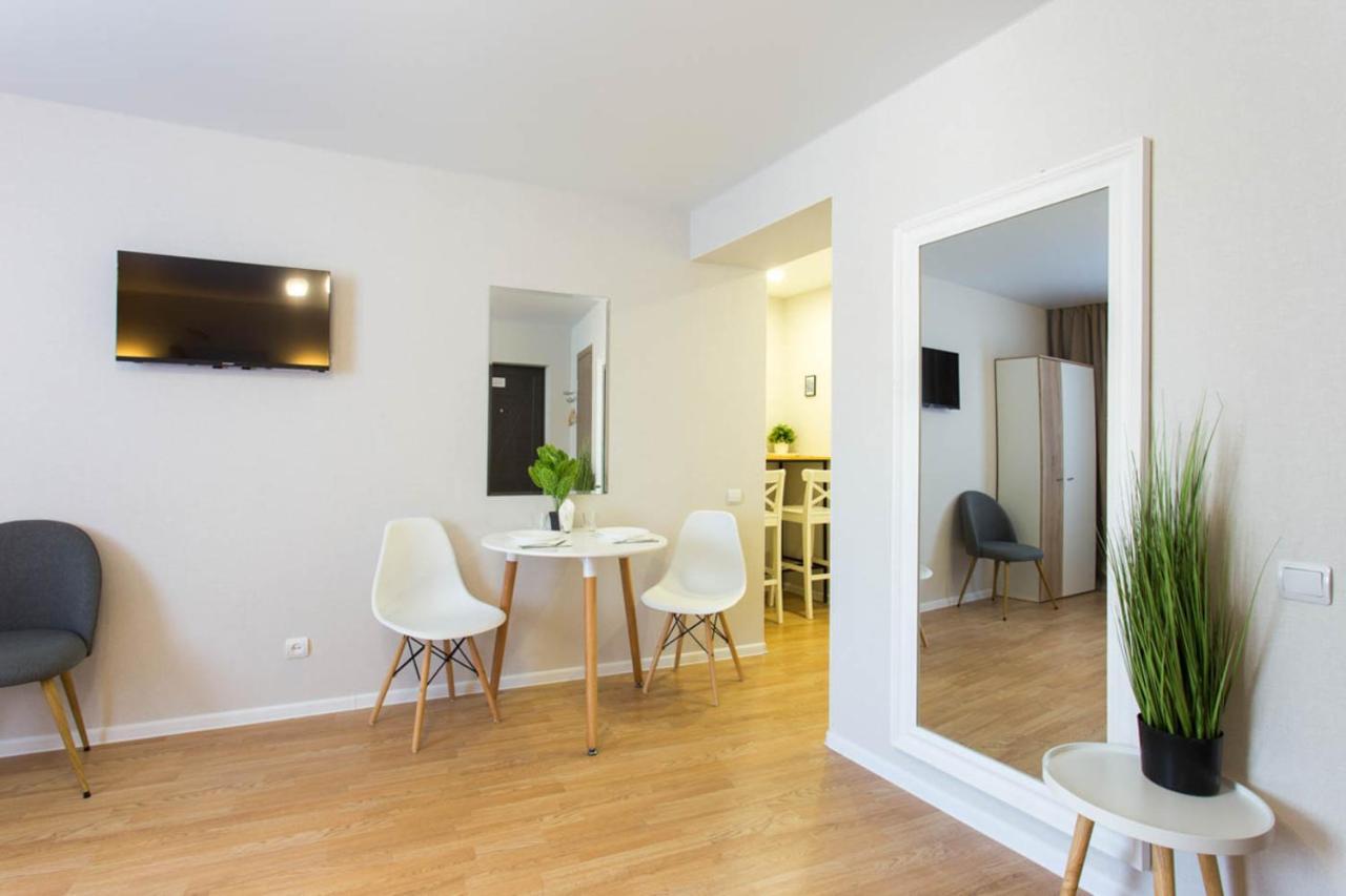 Apartment In The City Center - Gimnasiyna Naberezhna 24A-1 Kharkiv Eksteriør bilde