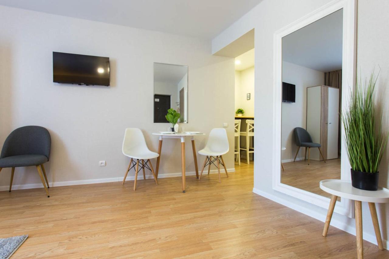 Apartment In The City Center - Gimnasiyna Naberezhna 24A-1 Kharkiv Eksteriør bilde
