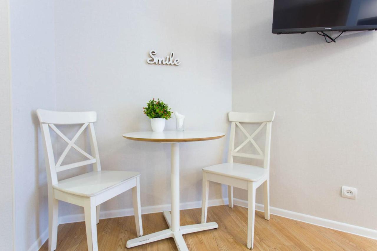 Apartment In The City Center - Gimnasiyna Naberezhna 24A-1 Kharkiv Eksteriør bilde