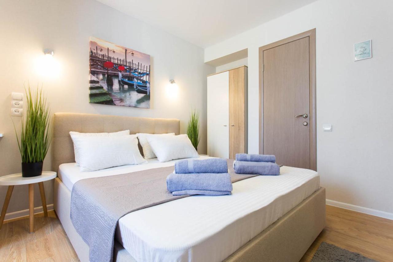 Apartment In The City Center - Gimnasiyna Naberezhna 24A-1 Kharkiv Eksteriør bilde