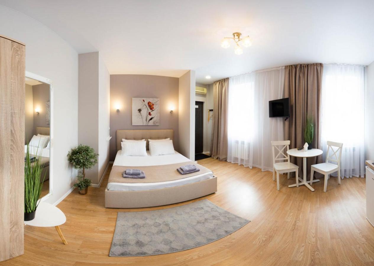 Apartment In The City Center - Gimnasiyna Naberezhna 24A-1 Kharkiv Eksteriør bilde
