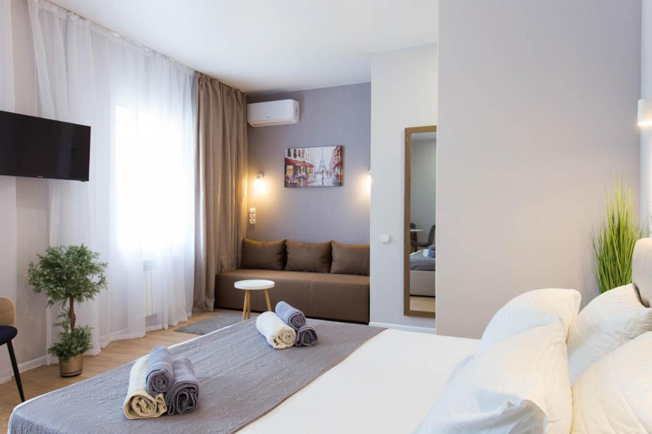 Apartment In The City Center - Gimnasiyna Naberezhna 24A-1 Kharkiv Eksteriør bilde