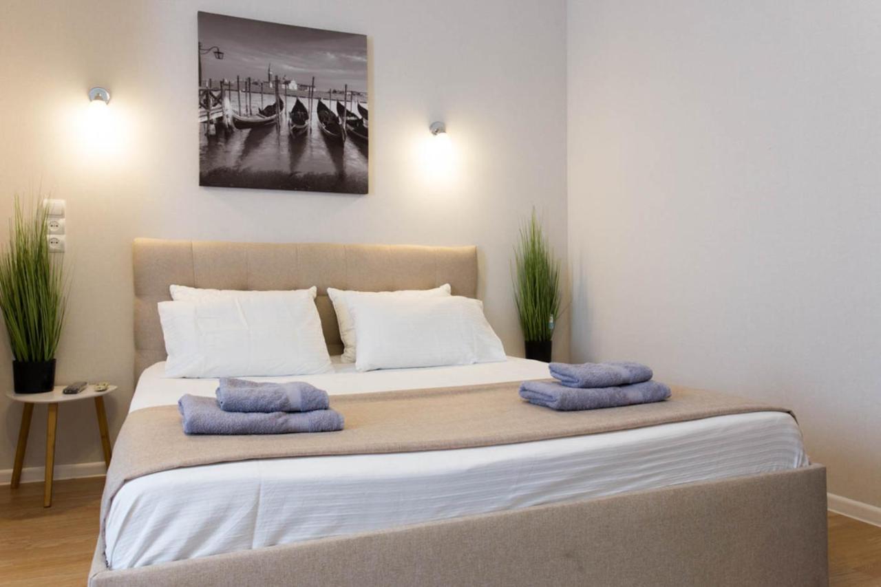 Apartment In The City Center - Gimnasiyna Naberezhna 24A-1 Kharkiv Eksteriør bilde