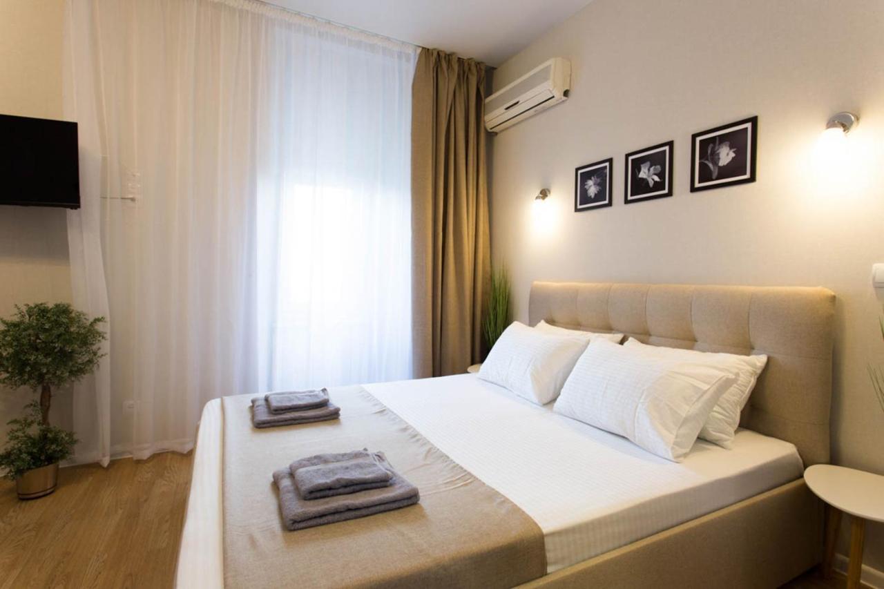 Apartment In The City Center - Gimnasiyna Naberezhna 24A-1 Kharkiv Eksteriør bilde