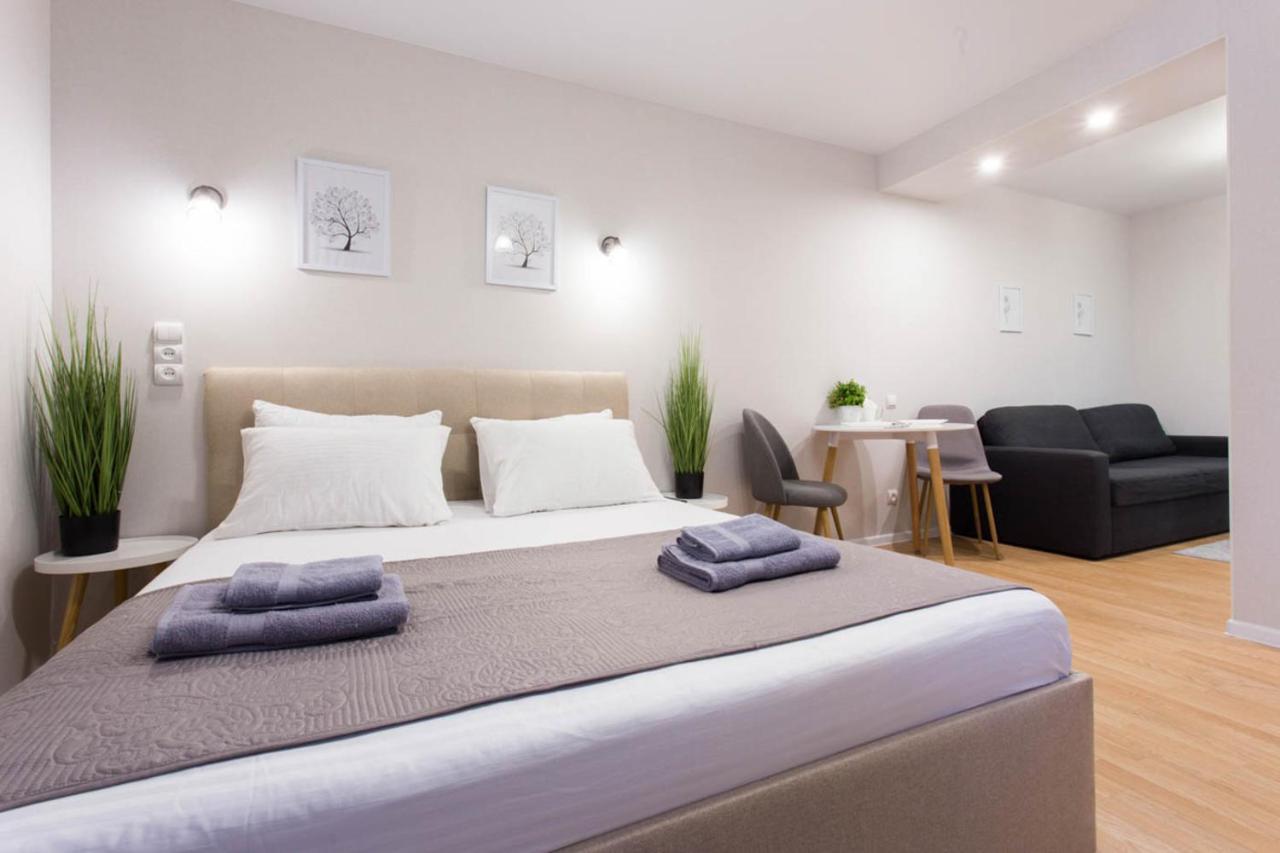 Apartment In The City Center - Gimnasiyna Naberezhna 24A-1 Kharkiv Eksteriør bilde