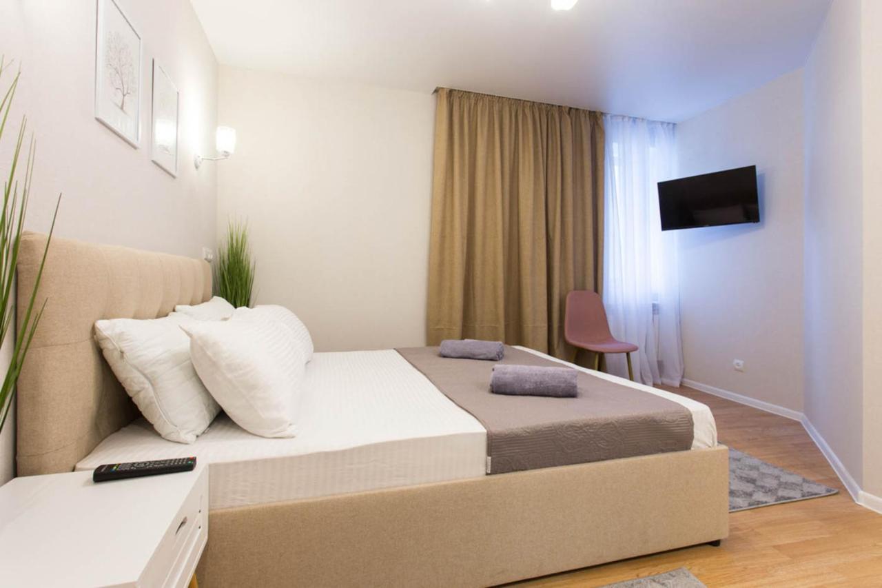 Apartment In The City Center - Gimnasiyna Naberezhna 24A-1 Kharkiv Eksteriør bilde
