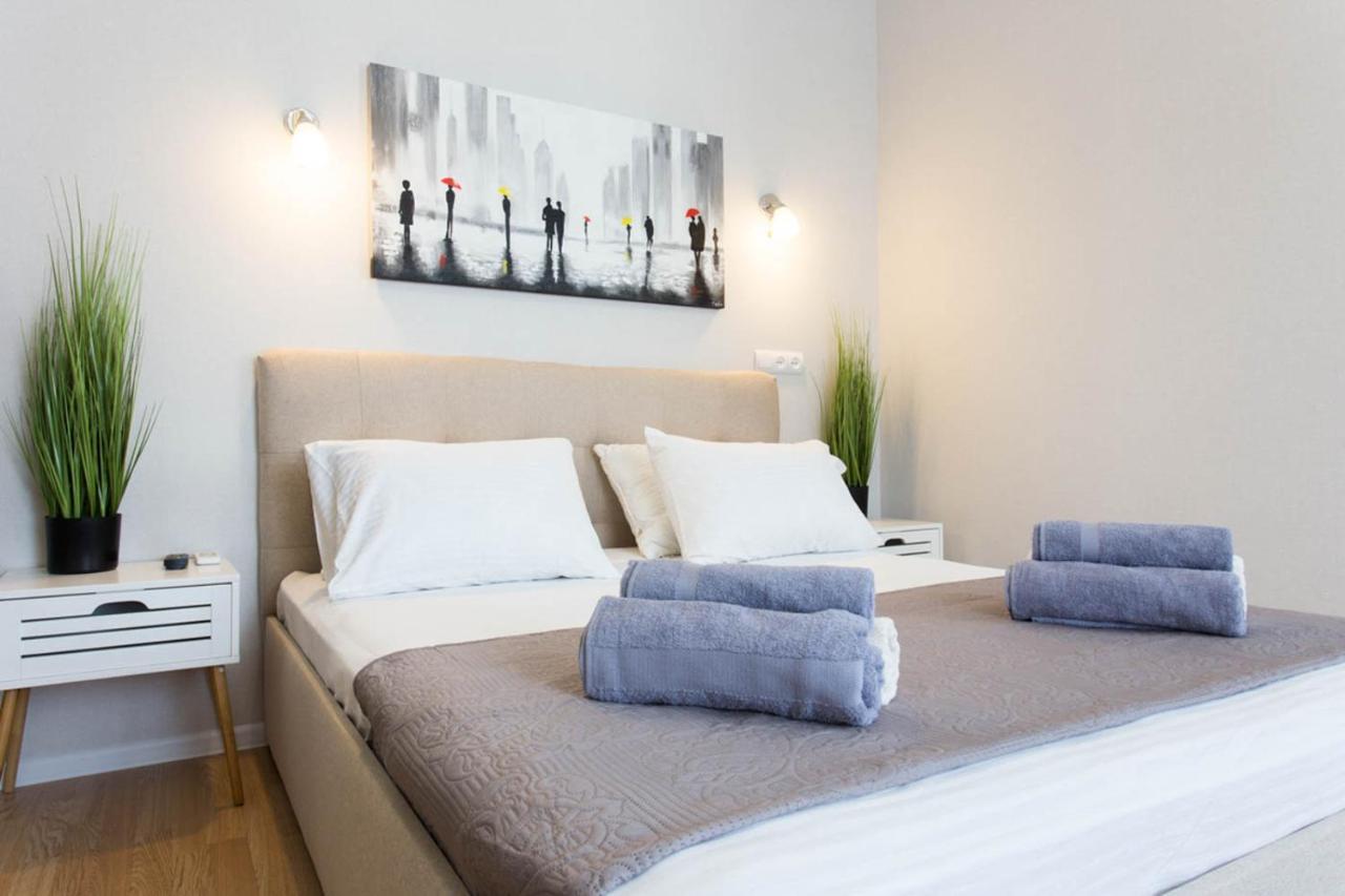 Apartment In The City Center - Gimnasiyna Naberezhna 24A-1 Kharkiv Eksteriør bilde