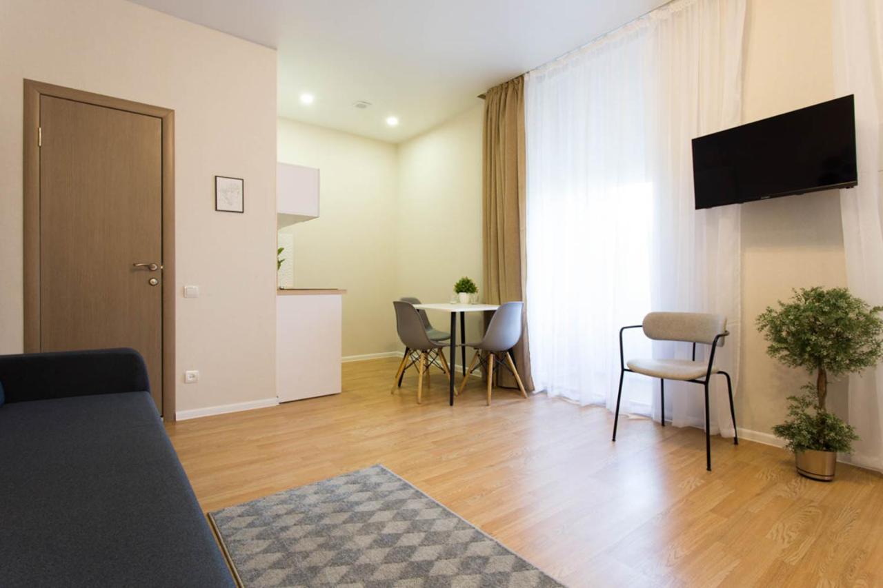 Apartment In The City Center - Gimnasiyna Naberezhna 24A-1 Kharkiv Eksteriør bilde