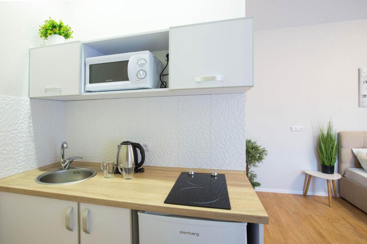 Apartment In The City Center - Gimnasiyna Naberezhna 24A-1 Kharkiv Eksteriør bilde