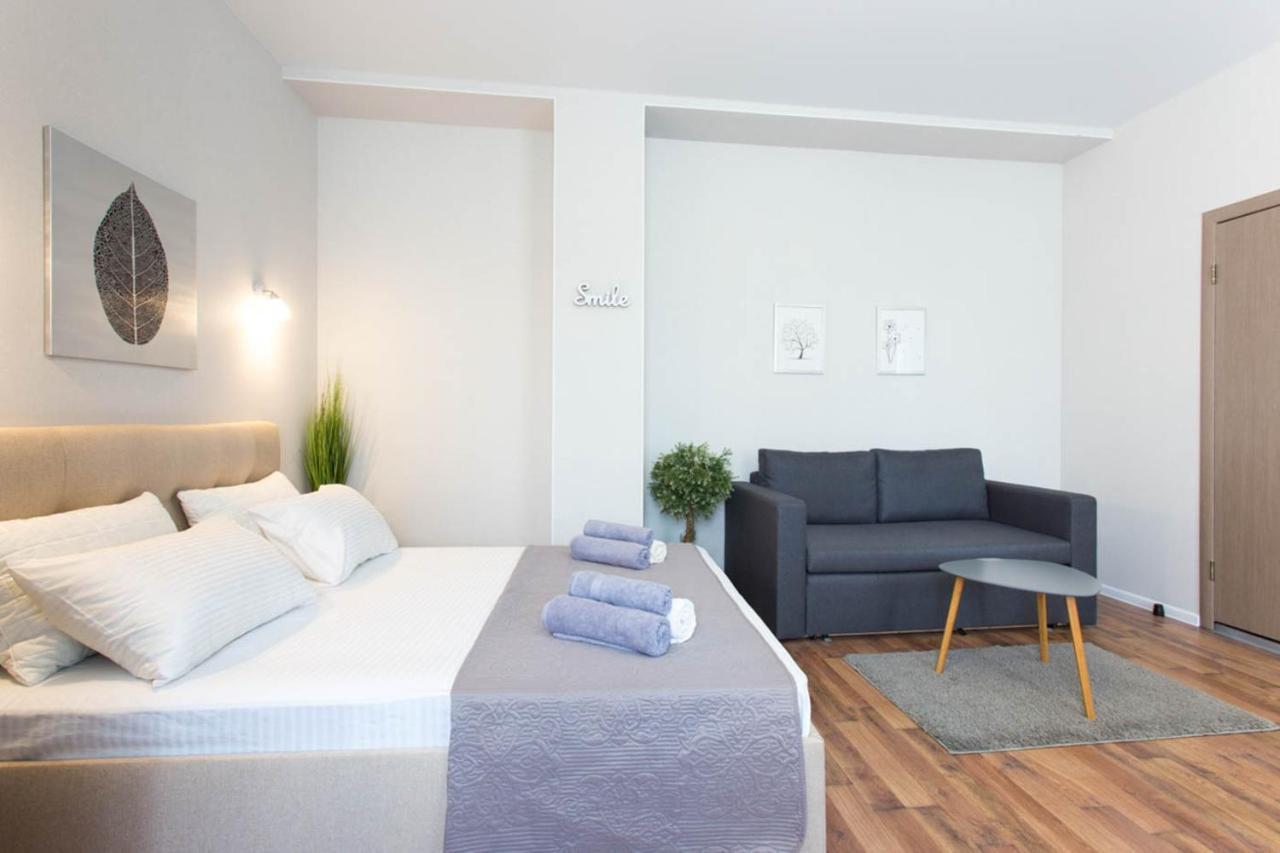 Apartment In The City Center - Gimnasiyna Naberezhna 24A-1 Kharkiv Eksteriør bilde