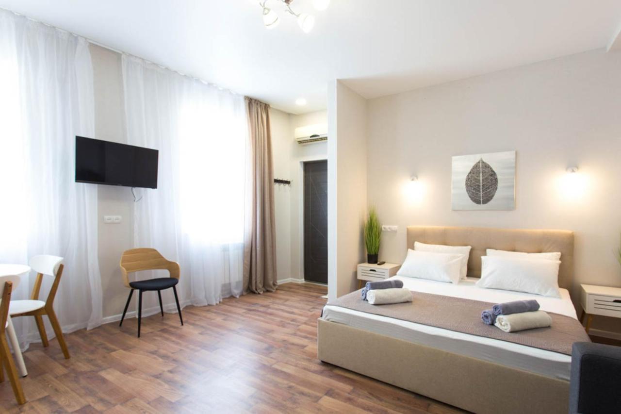Apartment In The City Center - Gimnasiyna Naberezhna 24A-1 Kharkiv Eksteriør bilde