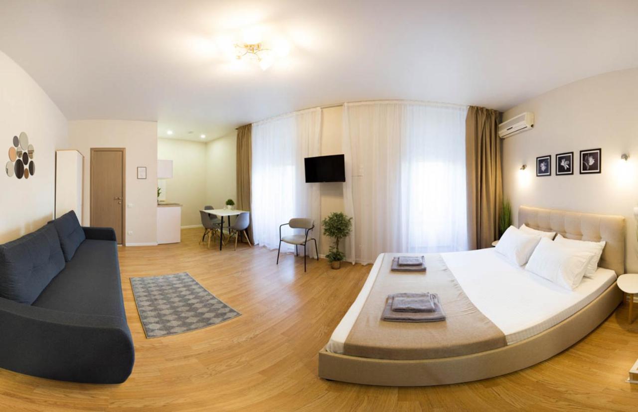 Apartment In The City Center - Gimnasiyna Naberezhna 24A-1 Kharkiv Eksteriør bilde