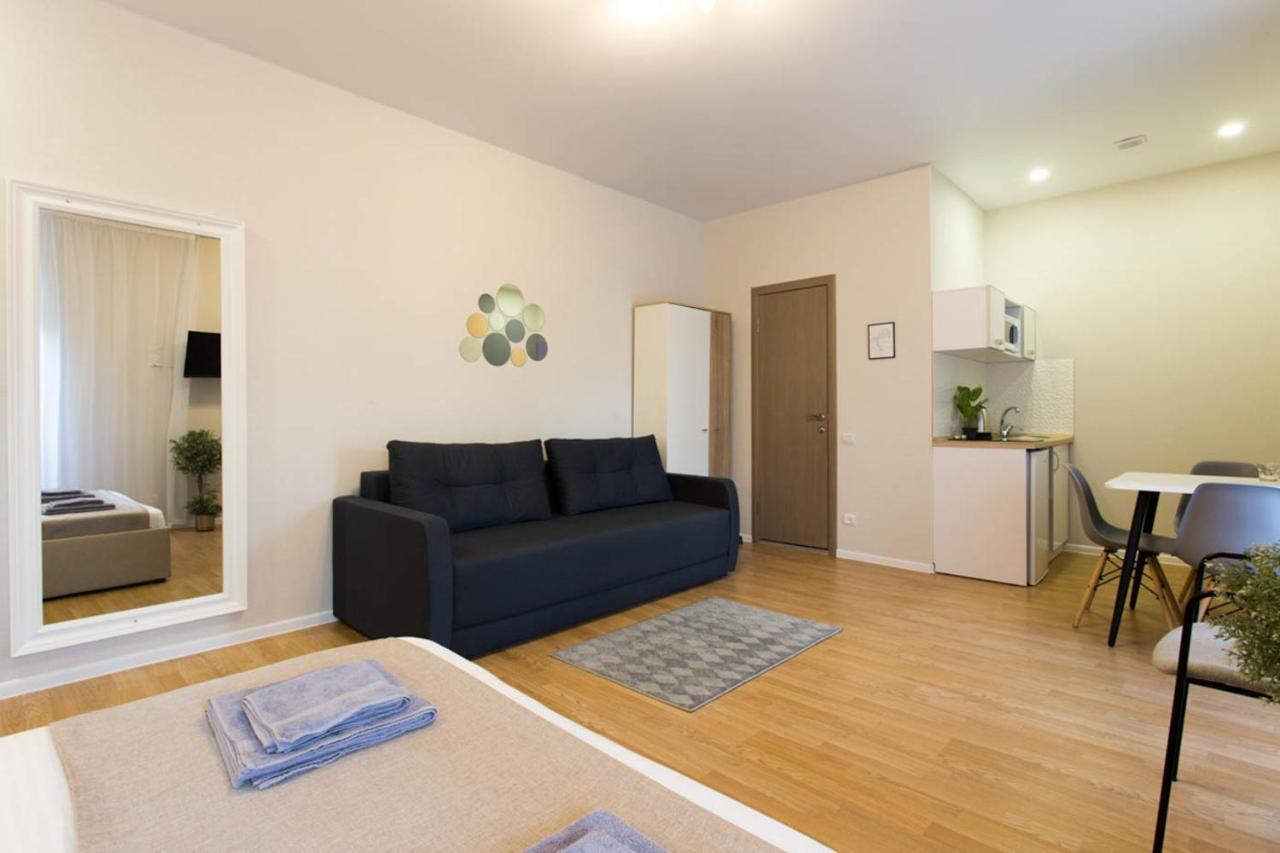 Apartment In The City Center - Gimnasiyna Naberezhna 24A-1 Kharkiv Eksteriør bilde