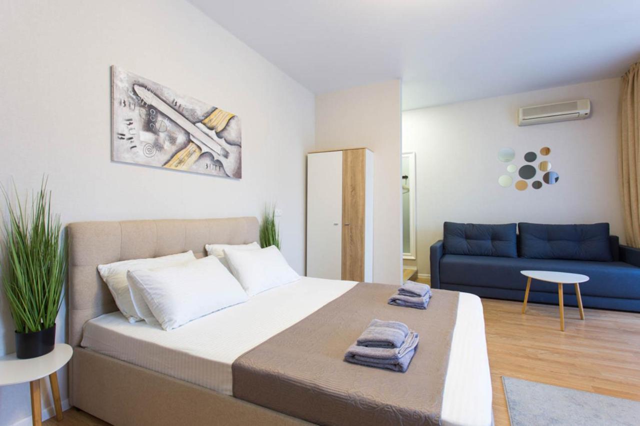 Apartment In The City Center - Gimnasiyna Naberezhna 24A-1 Kharkiv Eksteriør bilde