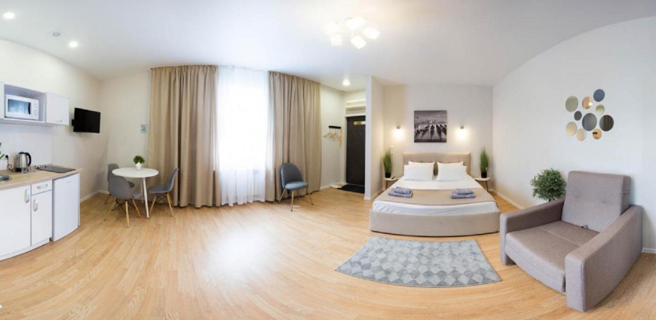 Apartment In The City Center - Gimnasiyna Naberezhna 24A-1 Kharkiv Eksteriør bilde