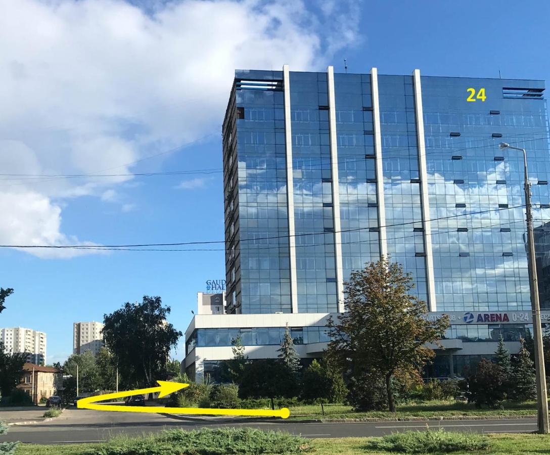 Apartment In The City Center - Gimnasiyna Naberezhna 24A-1 Kharkiv Eksteriør bilde